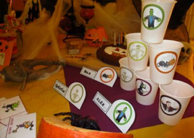 A Treasure Hunt For Kids - Halloween Treasure Hunt - Table decoration